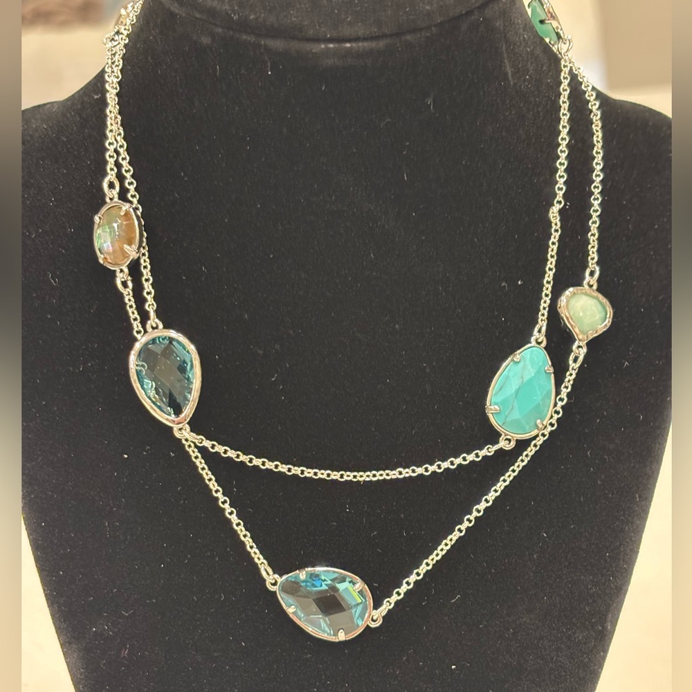 Elegant Silver and Blue Gemstone Necklace